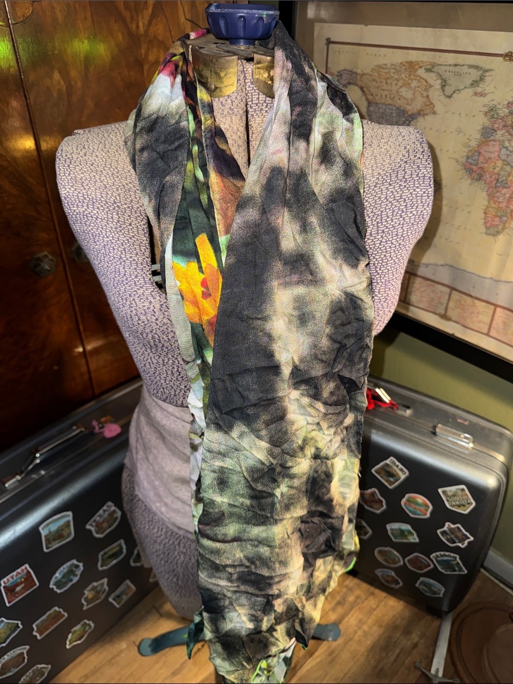 Frida Kahlo Artistic Portrait Scarf – Floral Wearable Art Shawl Vibrant - Picture 2 of 3